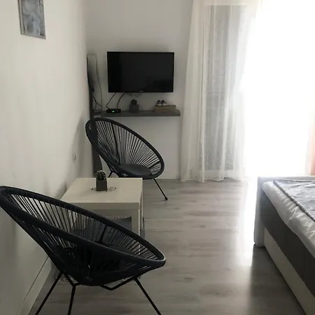 Apartman *